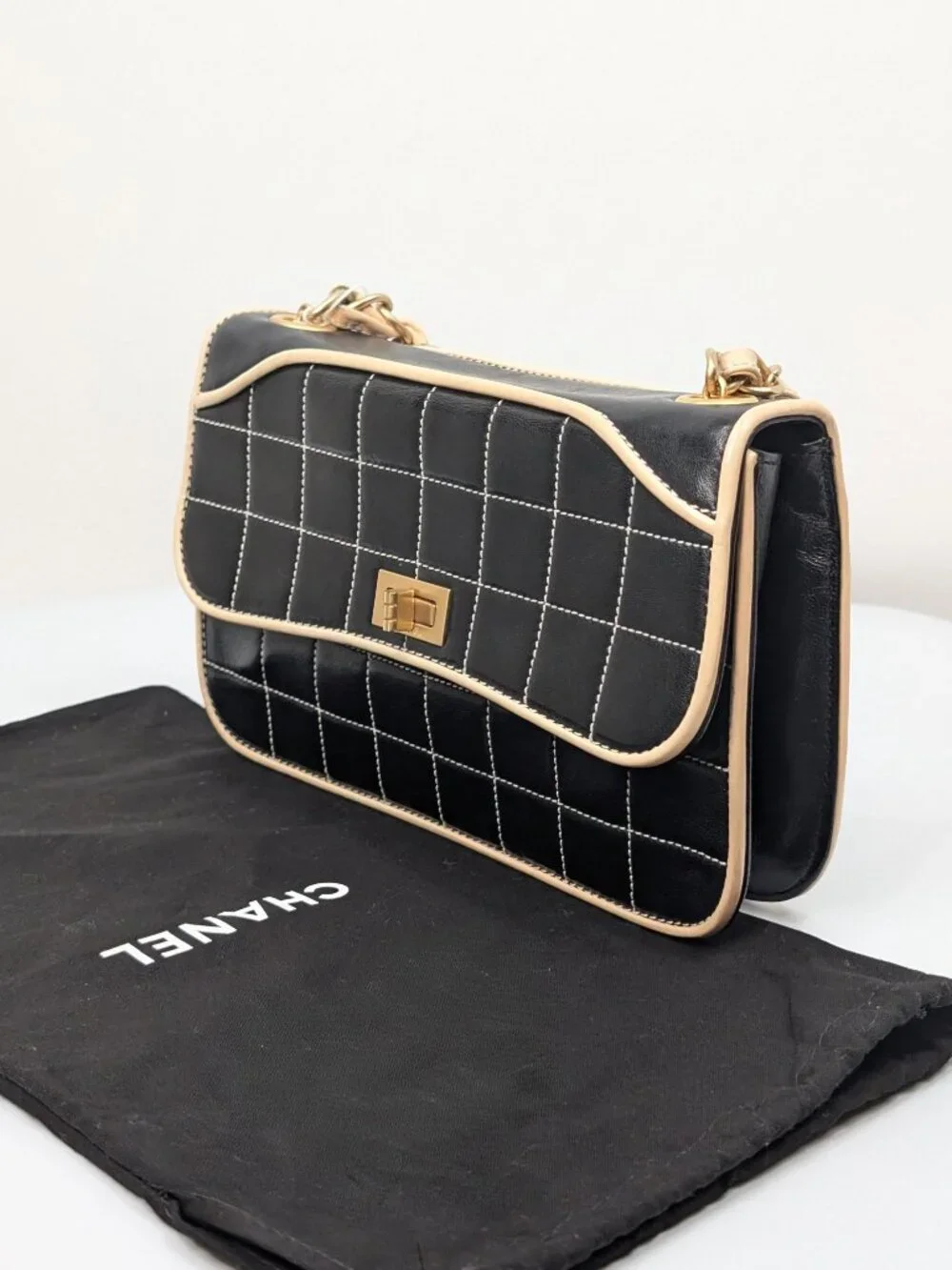 Chanel Vintage Black Glazed Calfskin Chocolate Bar Contrast Stitch Reissue Flap